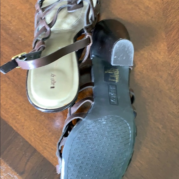 Brown Block Heel strappy  Sandee - Picture 2 of 4